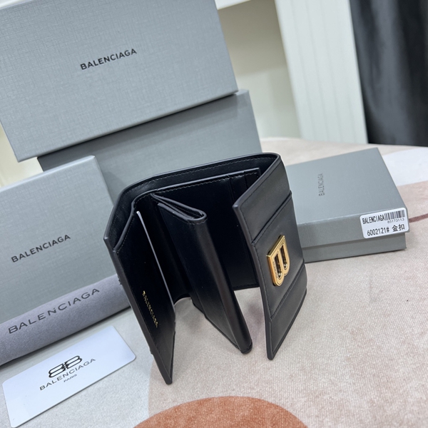 超激安ブランド財布偽物着用イメージ